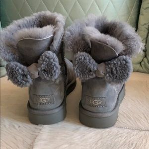 UGG’s with bow detail